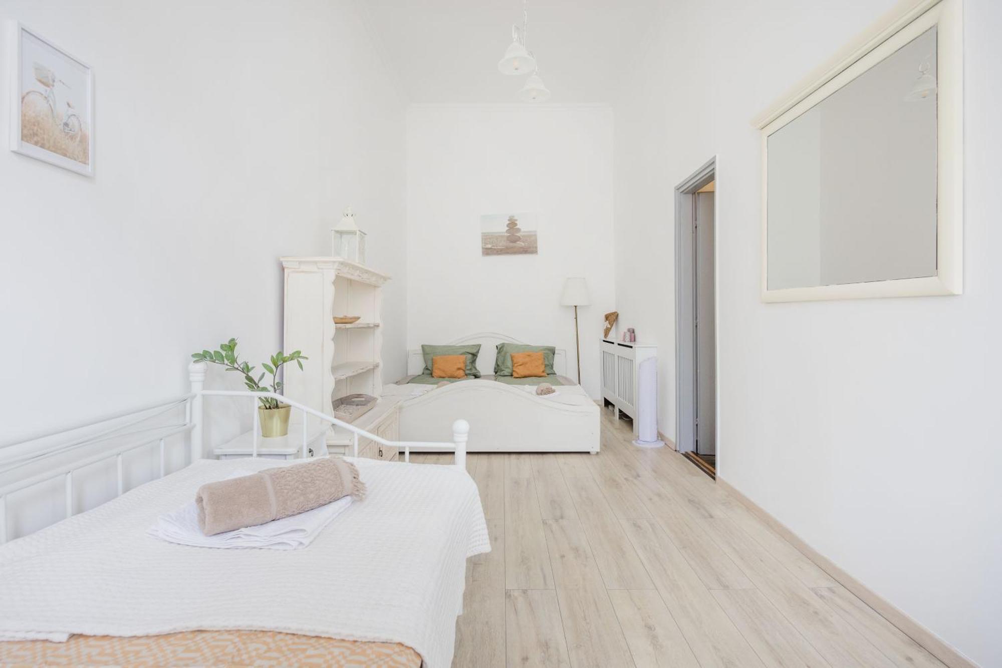 Ferienwohnung A Touch Of Provence And Pastels In The Centre Budapest Exterior foto